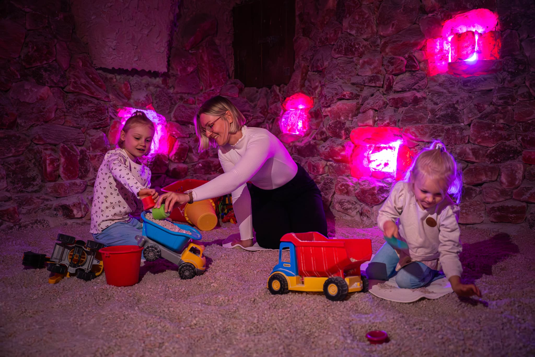 Kinderstunde zu Dritt